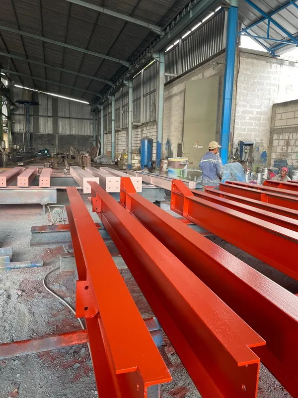 Finishing baja merah oranye