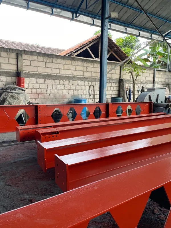 Balok baja dan rangka berlubang